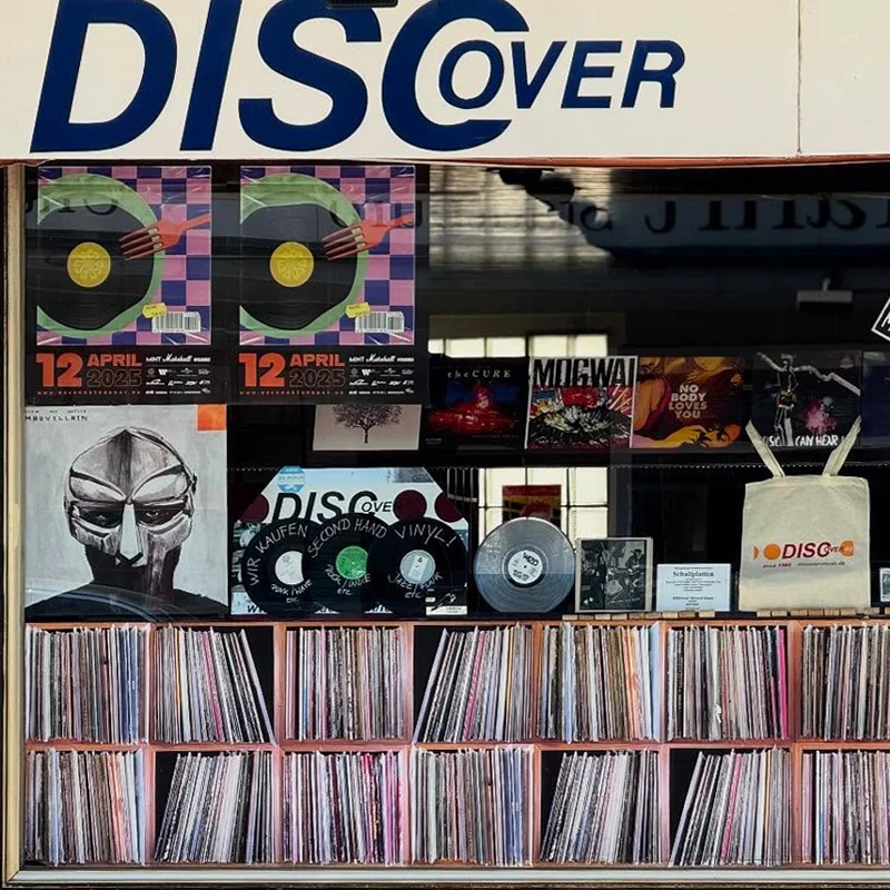 DISCover Geschäft von außen
